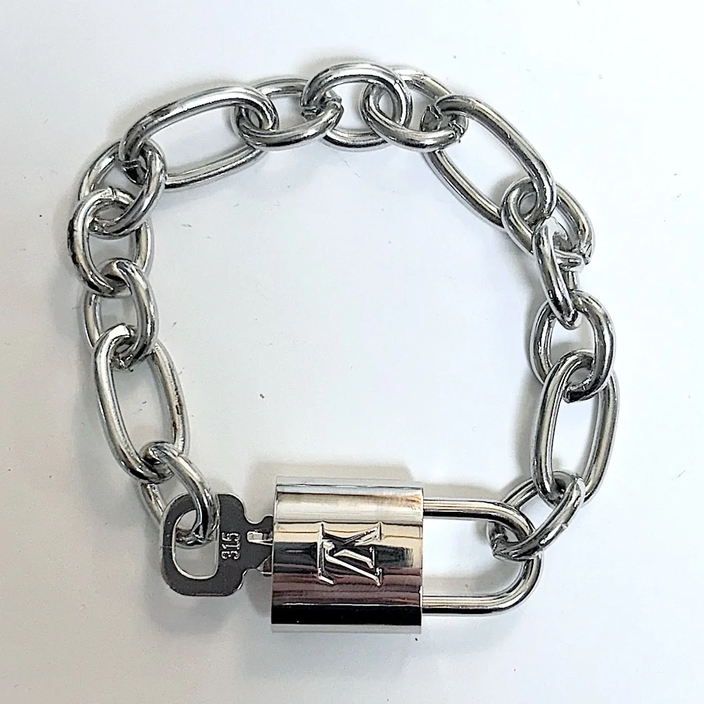 Silver Authentic Louis Vuitton Padlock and Key, Bracelet comes complementary - Picture 5 of 9